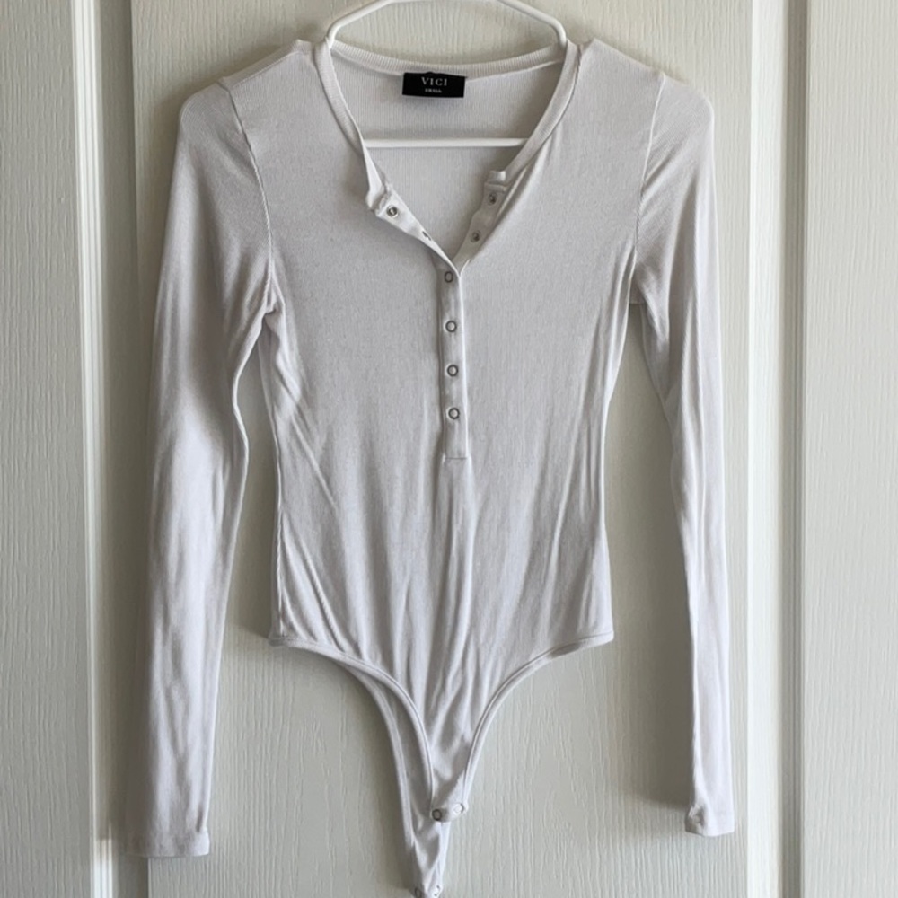 Lightly worn Vici Henley bodysuit